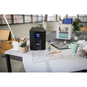 APC Smart-UPS SMC1500IC Noodstroomvoeding - 8x C13, USB, SmartConnect, 1500VA (Per stuk)